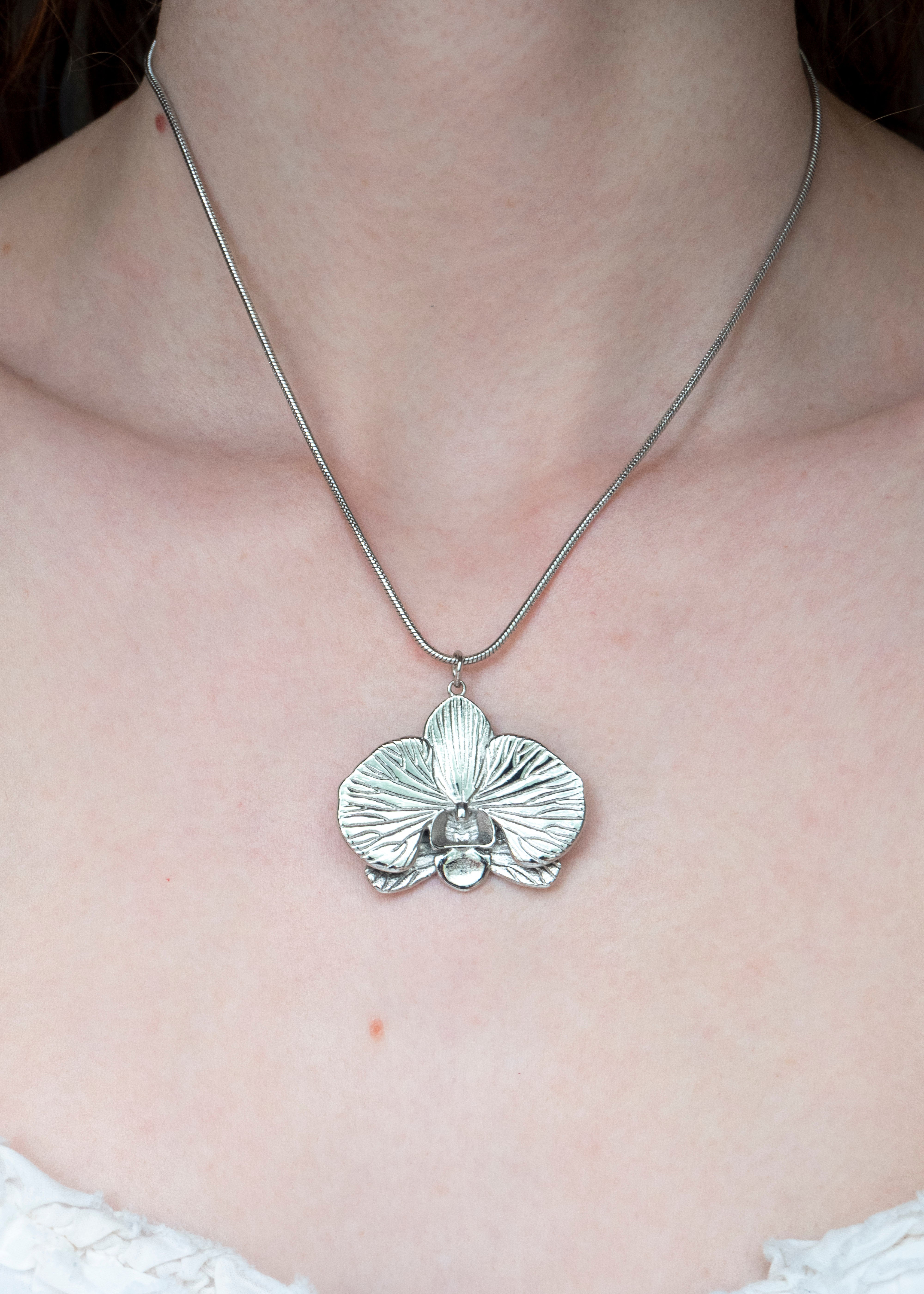 Orchid Necklace – Olivia Beeken