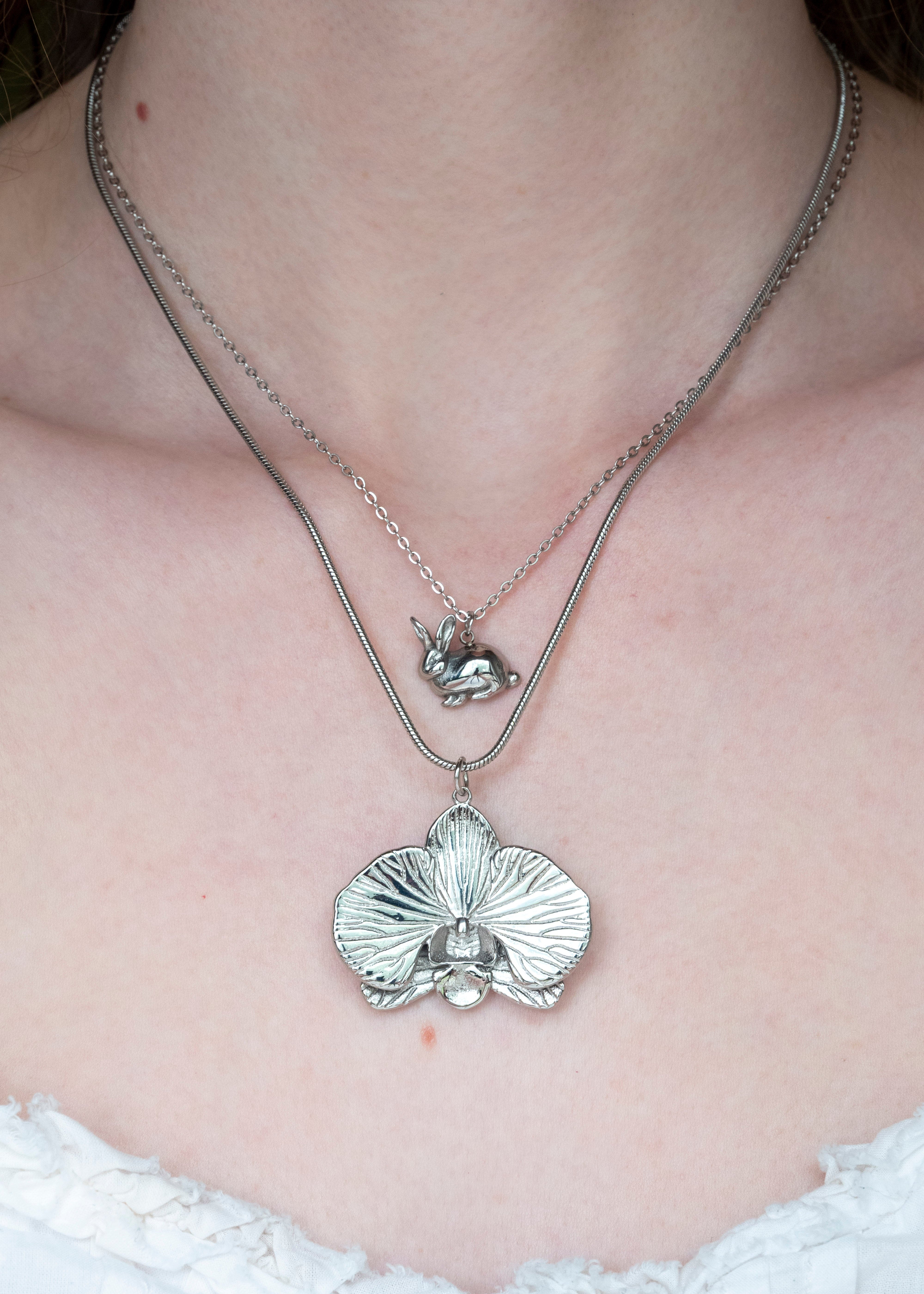 Orchid Necklace – Olivia Beeken